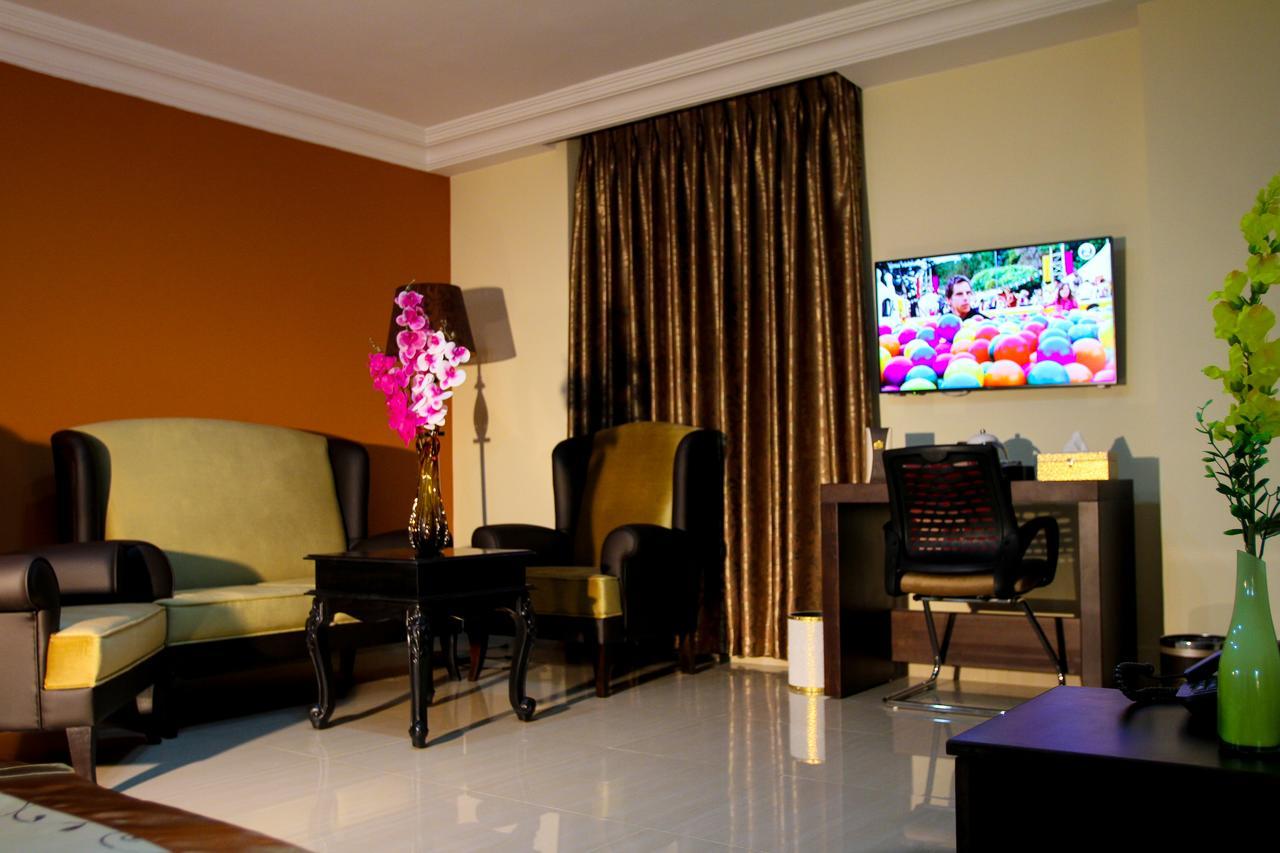 Queen Plaza Hotel เฮบรอน ภายนอก รูปภาพ