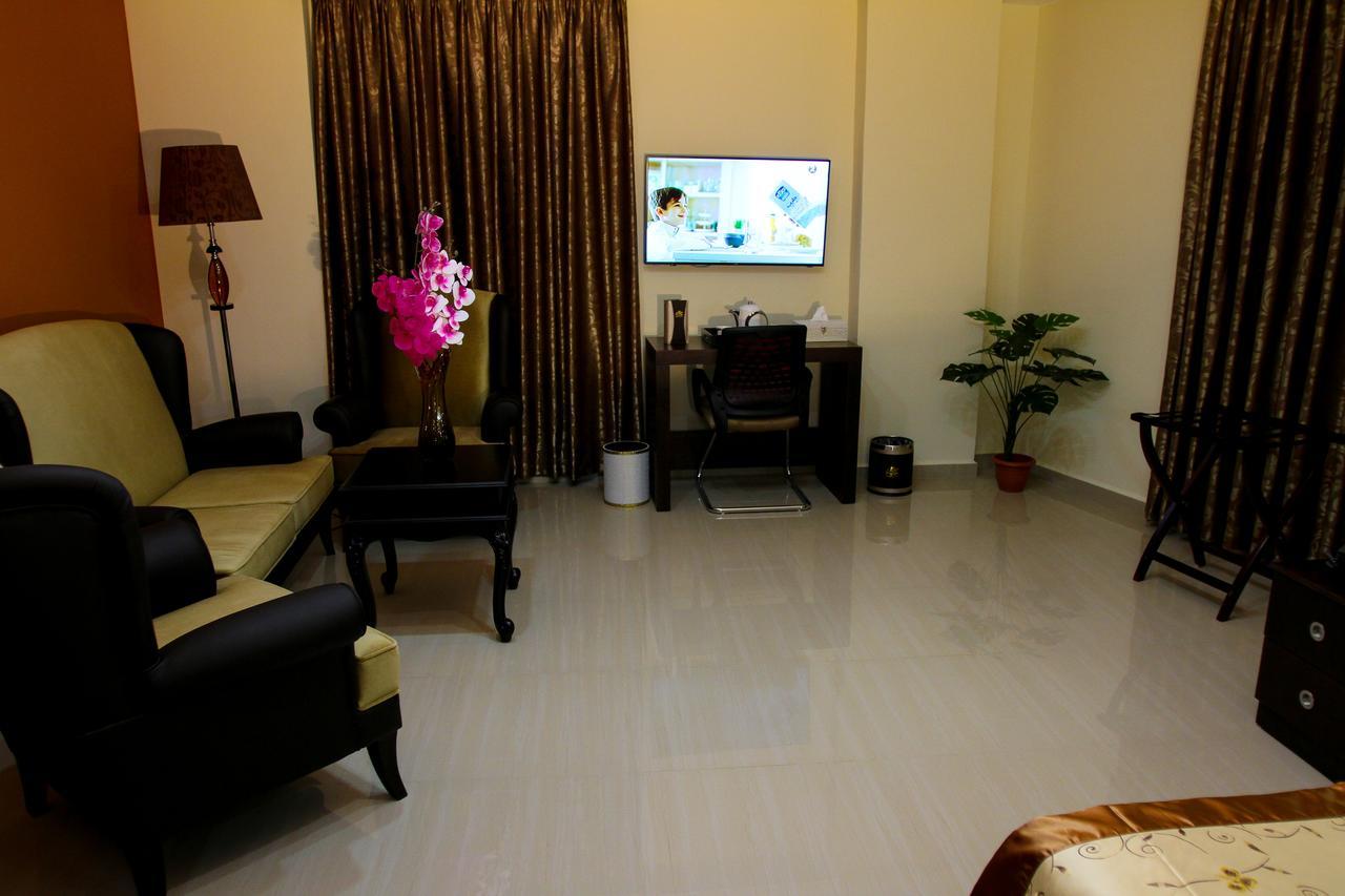 Queen Plaza Hotel เฮบรอน ภายนอก รูปภาพ